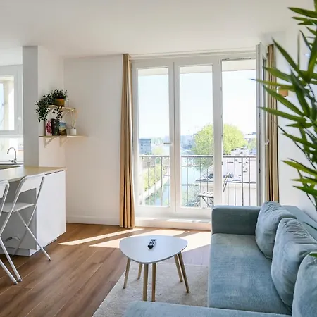 Canal View Pantin